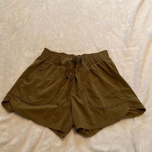 Athletic/causal shorts